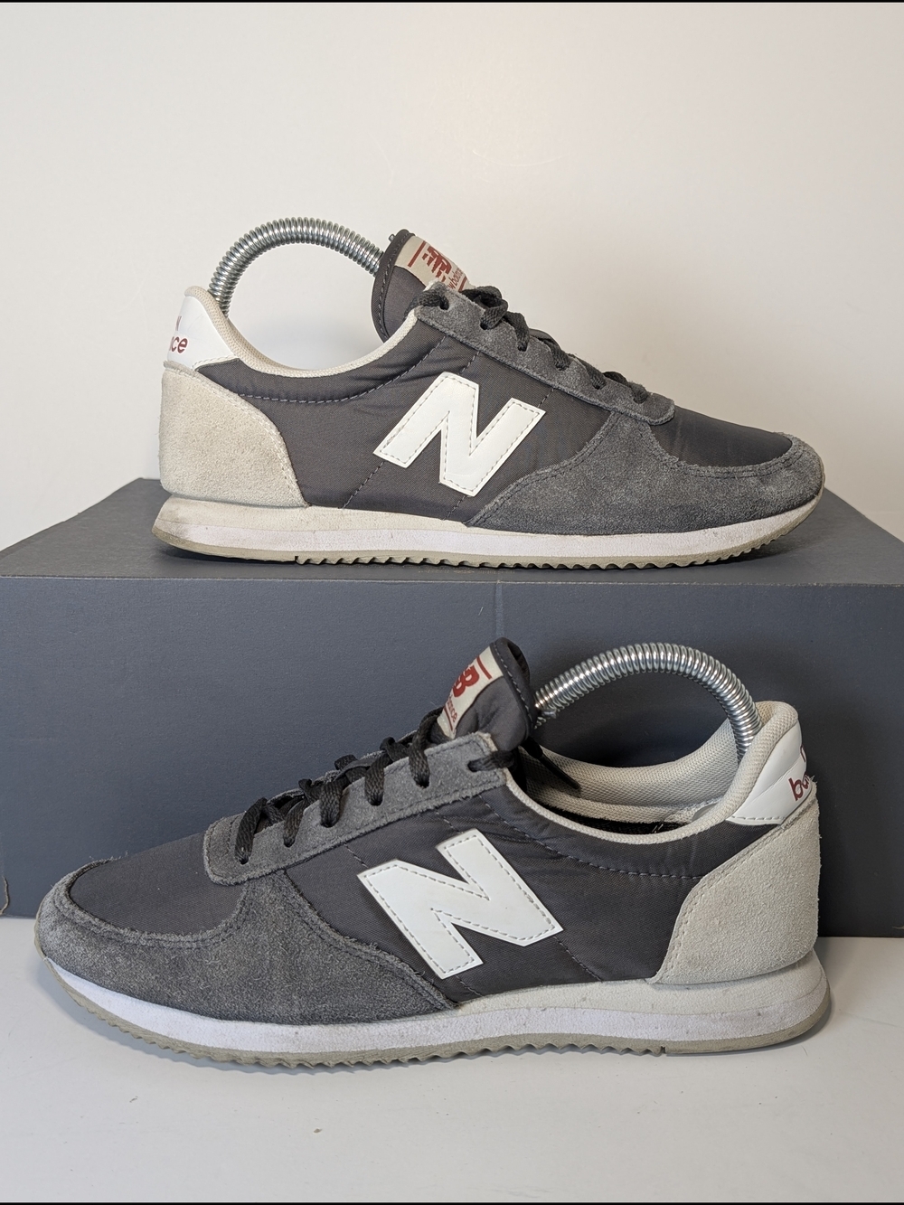 New Balance 220 Women's Size 7